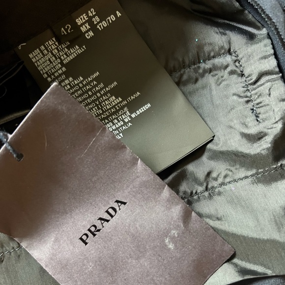 NWT! Prada classic pants in dark navy. Size 42. - Picture 8 of 9